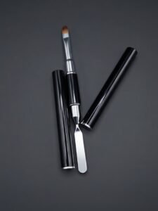 Juodas teptukas su mentele TPJ 986 darbui su acrygel: vienu galu paimsite acrygel (polygel)