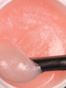 Blush peach sparkle išsilyginantis uv gel 30ml.178PSS